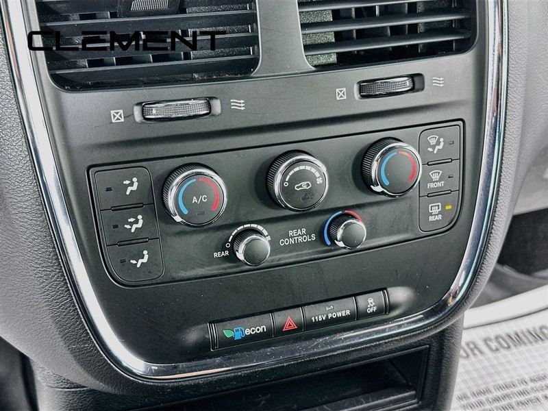 Dodge Grand Caravan Vehicle Full-screen Gallery Image 22