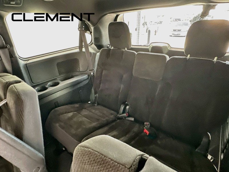 Dodge Grand Caravan Vehicle Full-screen Gallery Image 29