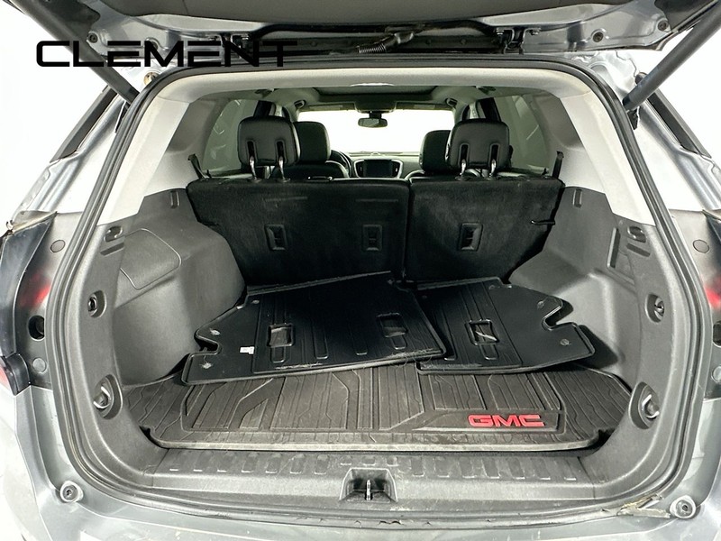 GMC Terrain Vehicle Image 11