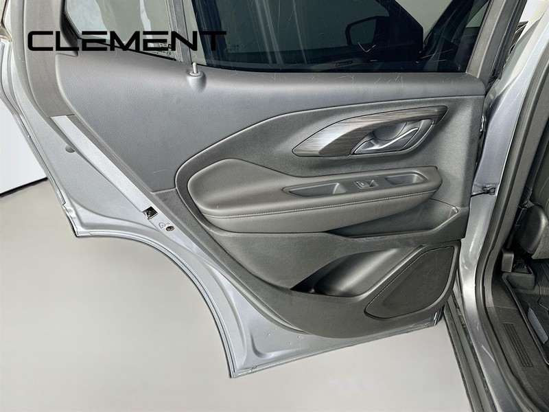 GMC Terrain Vehicle Image 32