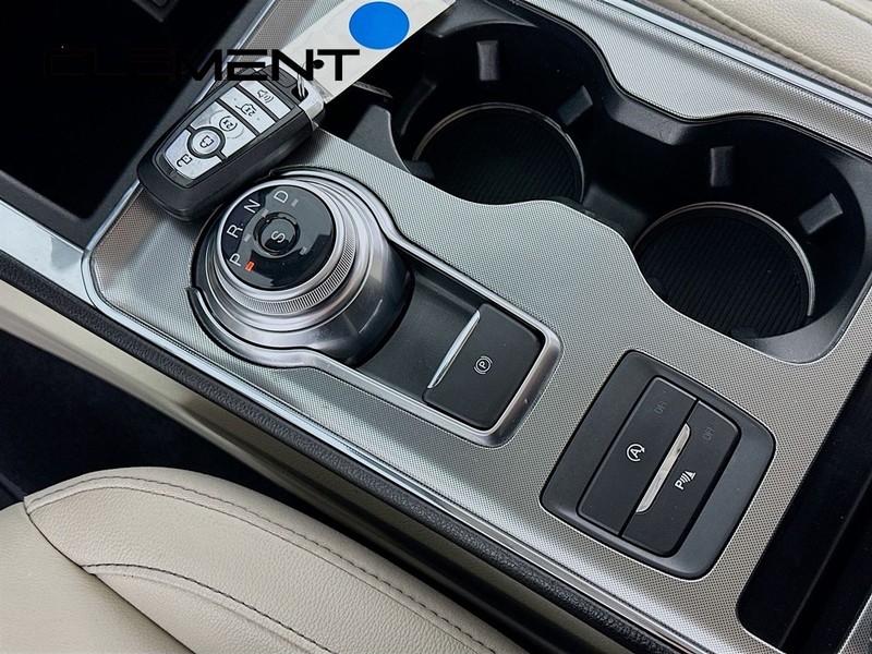 Ford Edge Vehicle Image 24