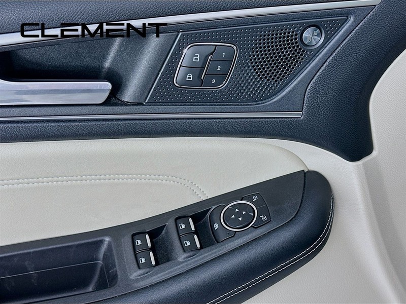 Ford Edge Vehicle Image 28