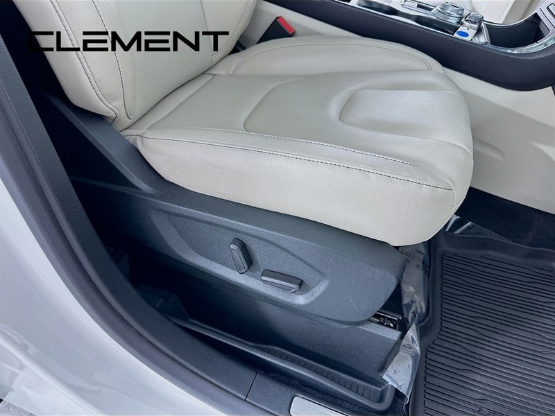 Ford Edge Vehicle Image 34