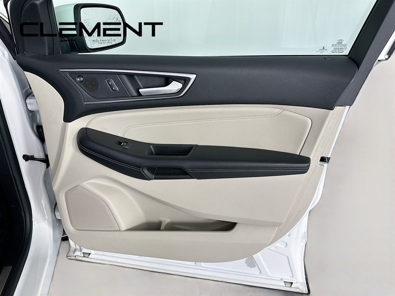 Ford Edge Vehicle Image 36