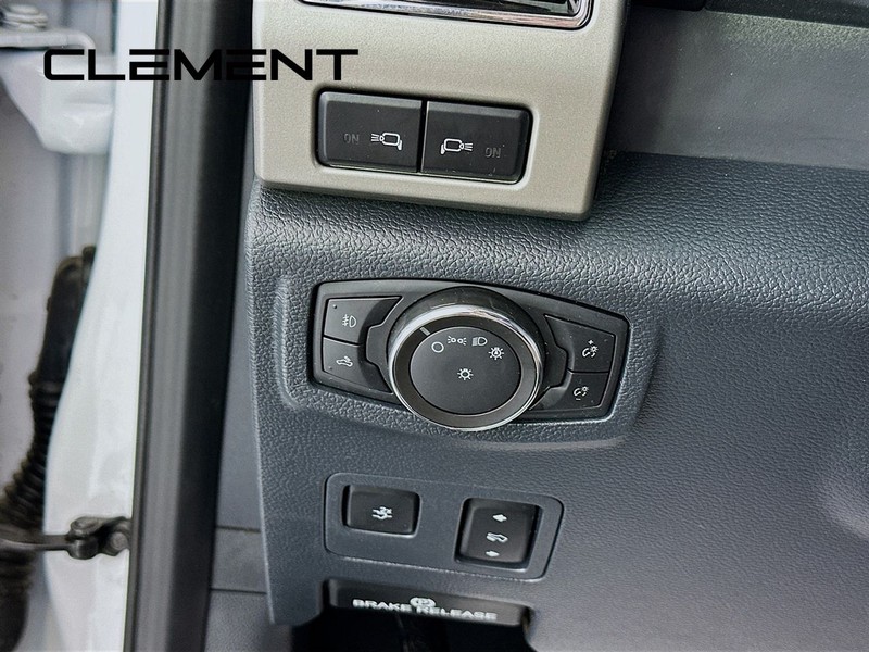 Ford Super Duty F-250 SRW Vehicle Image 14