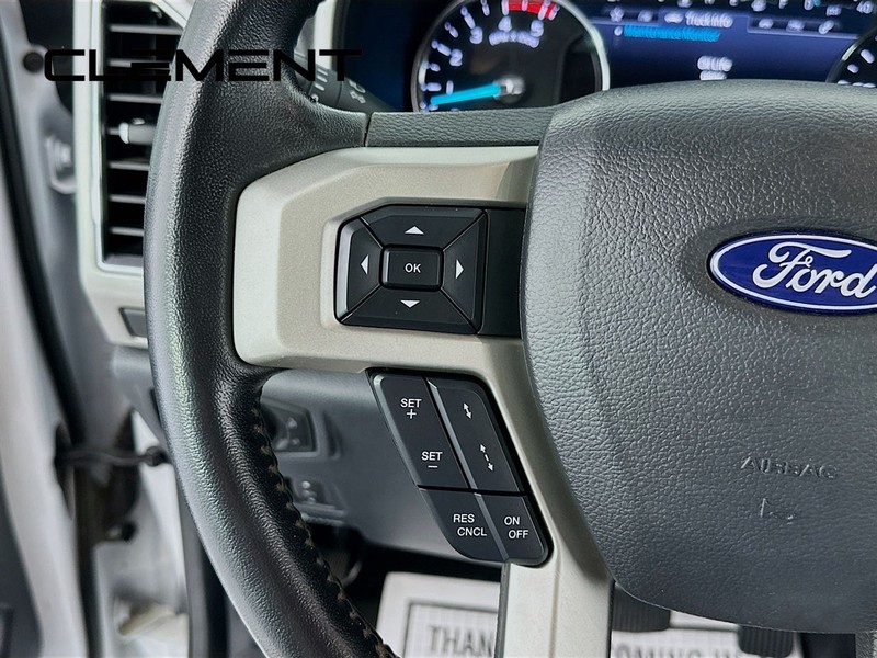 Ford Super Duty F-250 SRW Vehicle Image 16