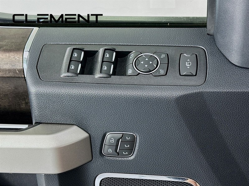 Ford Super Duty F-250 SRW Vehicle Image 27