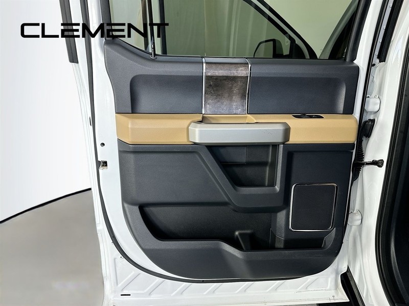 Ford Super Duty F-250 SRW Vehicle Image 31