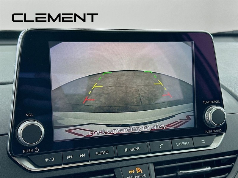 Nissan Altima Vehicle Image 20