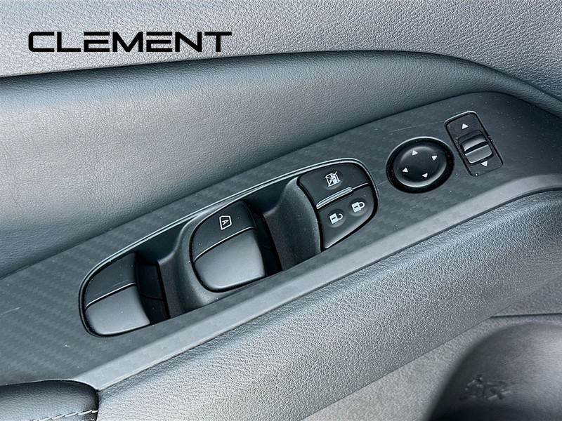 Nissan Altima Vehicle Image 24