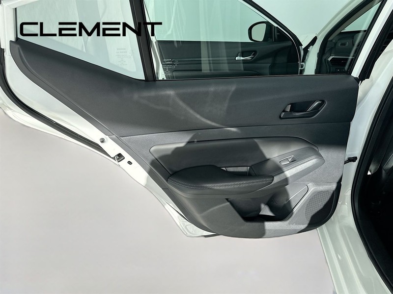 Nissan Altima Vehicle Image 29