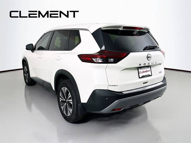 Nissan Rogue Vehicle Image 10
