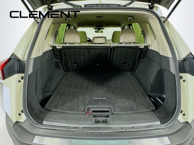 Nissan Rogue Vehicle Image 11