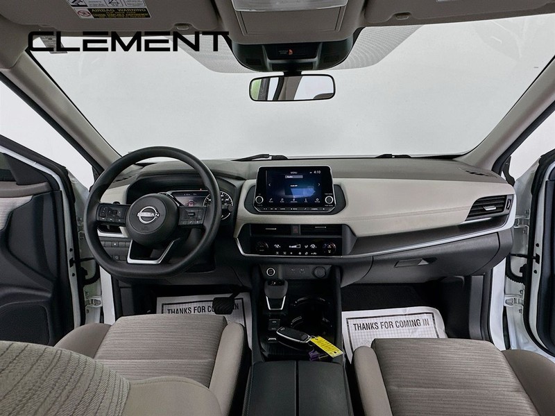 Nissan Rogue Vehicle Image 12