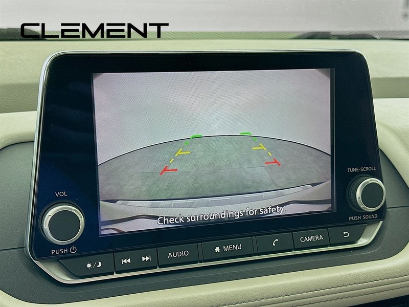 Nissan Rogue Vehicle Image 20