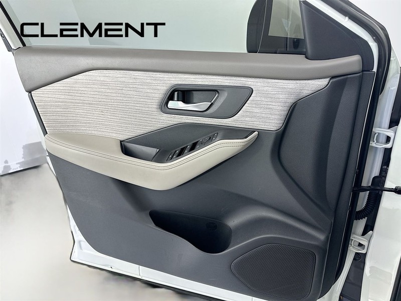 Nissan Rogue Vehicle Image 26