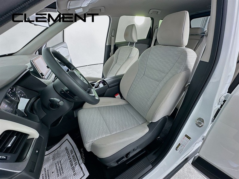 Nissan Rogue Vehicle Image 28