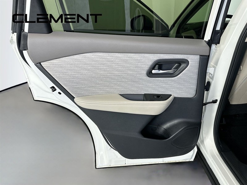 Nissan Rogue Vehicle Image 29