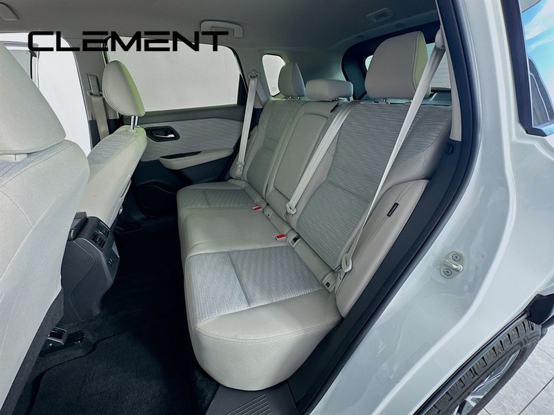 Nissan Rogue Vehicle Image 30
