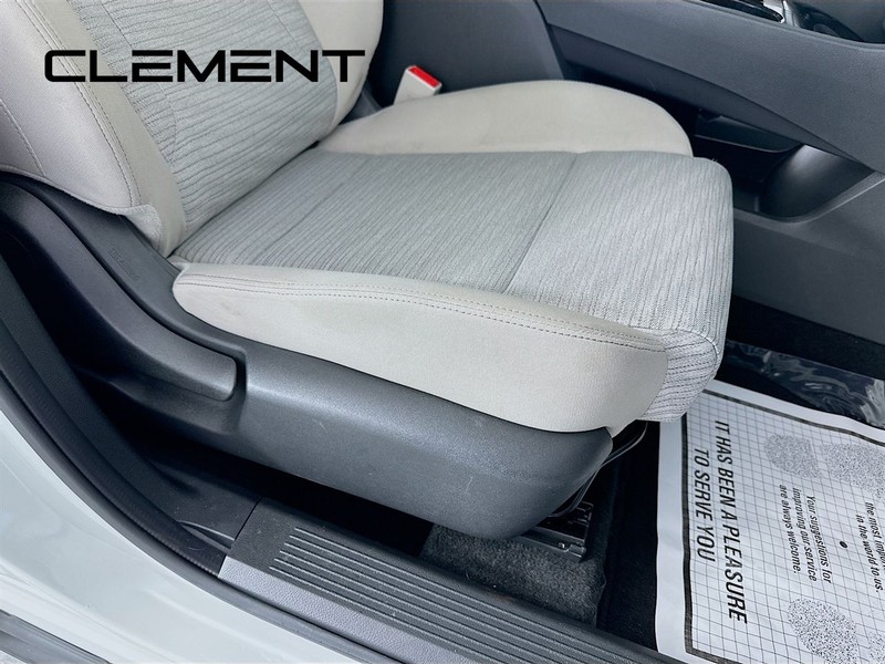 Nissan Rogue Vehicle Image 31