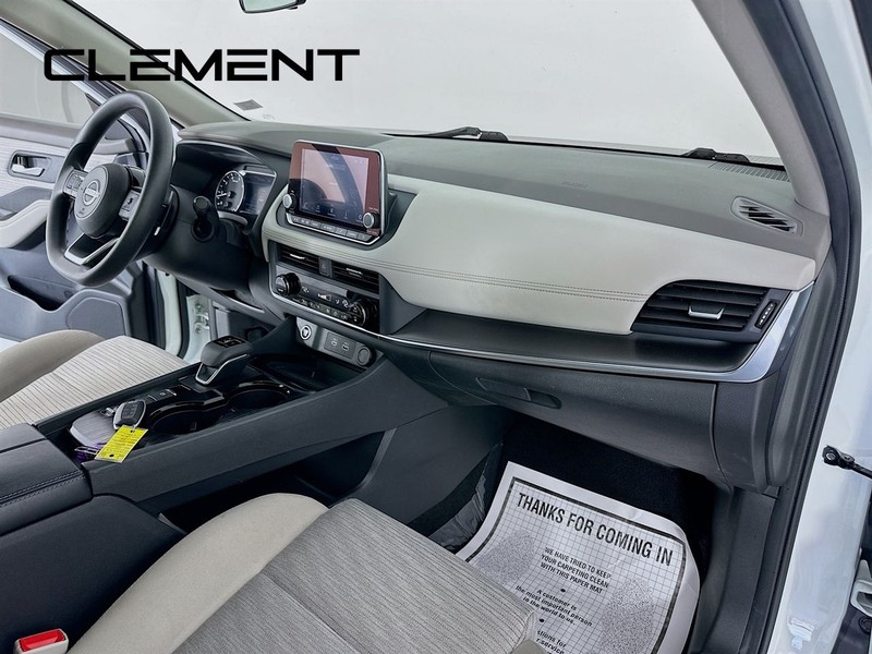 Nissan Rogue Vehicle Image 32