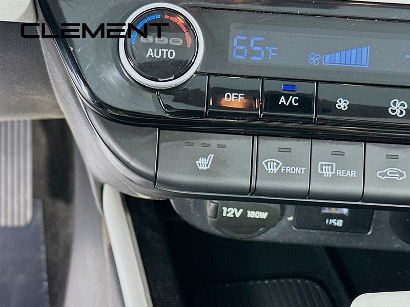 Hyundai Elantra Vehicle Full-screen Gallery Image 23