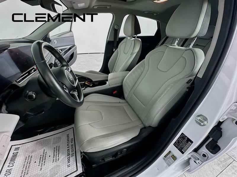 Hyundai Elantra Vehicle Full-screen Gallery Image 31