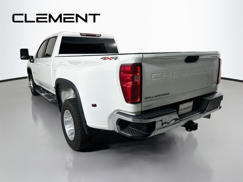 Chevrolet Silverado 3500HD Vehicle Image 10