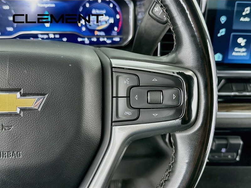 Chevrolet Silverado 3500HD Vehicle Image 17
