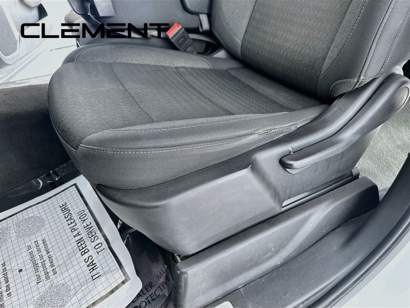 Chevrolet Silverado 3500HD Vehicle Image 27