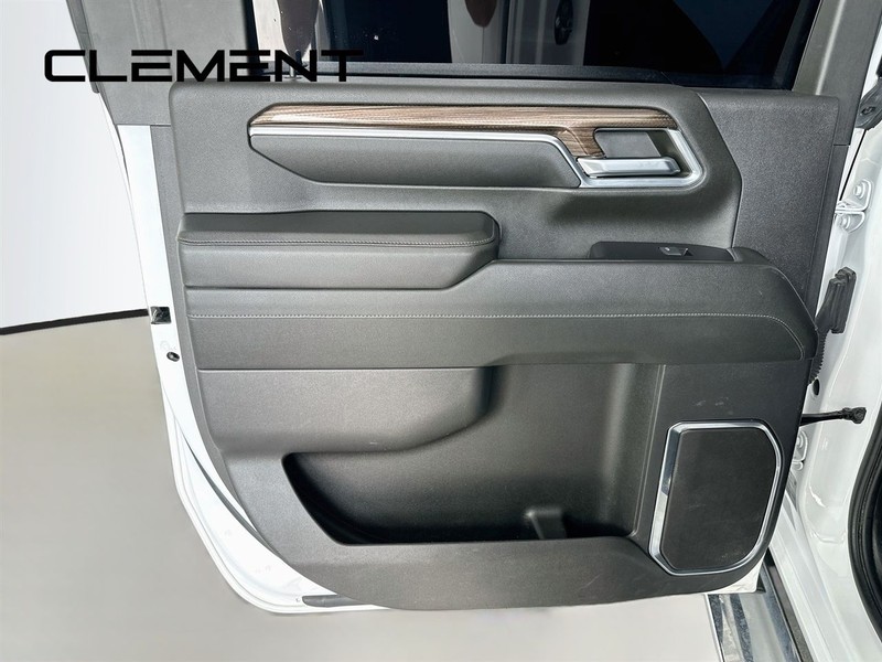Chevrolet Silverado 3500HD Vehicle Image 29