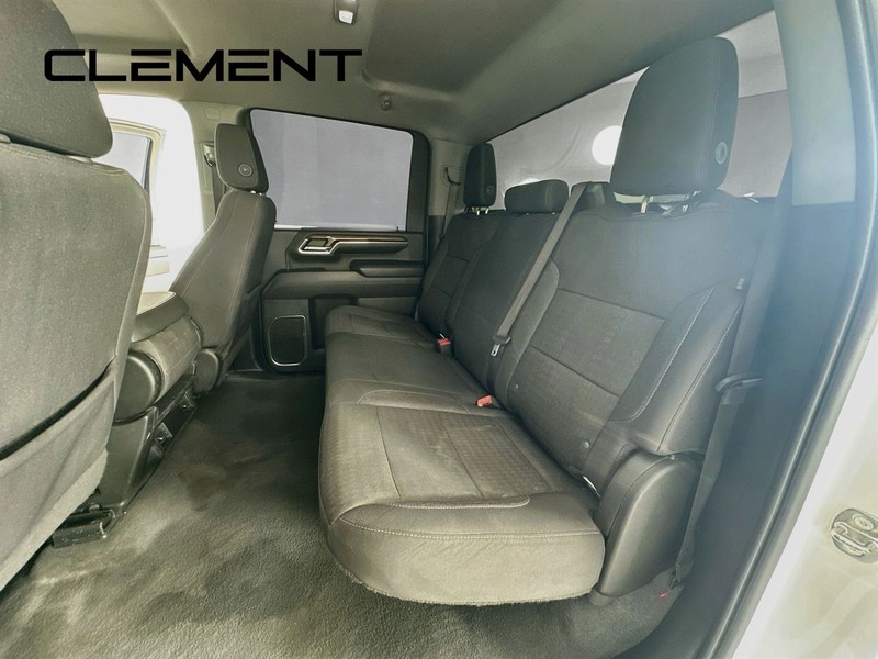 Chevrolet Silverado 3500HD Vehicle Image 30