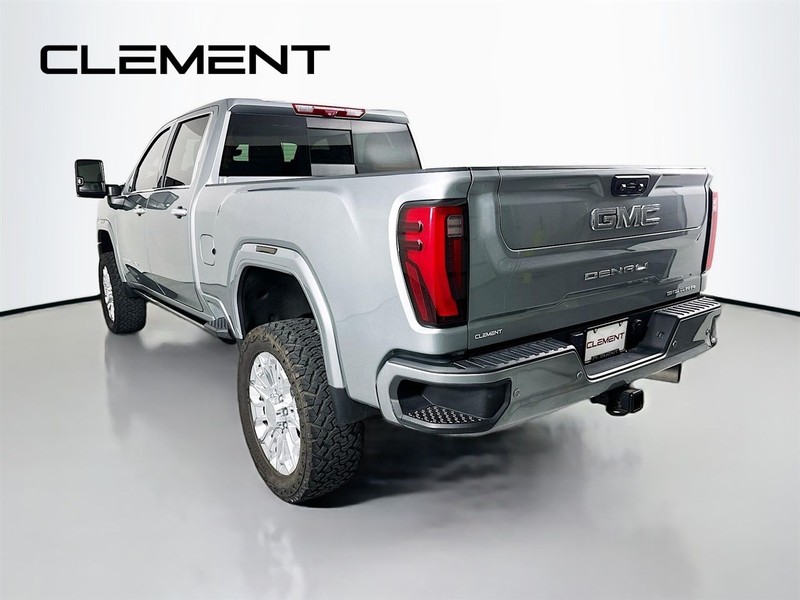 GMC Sierra 3500HD Vehicle Image 10