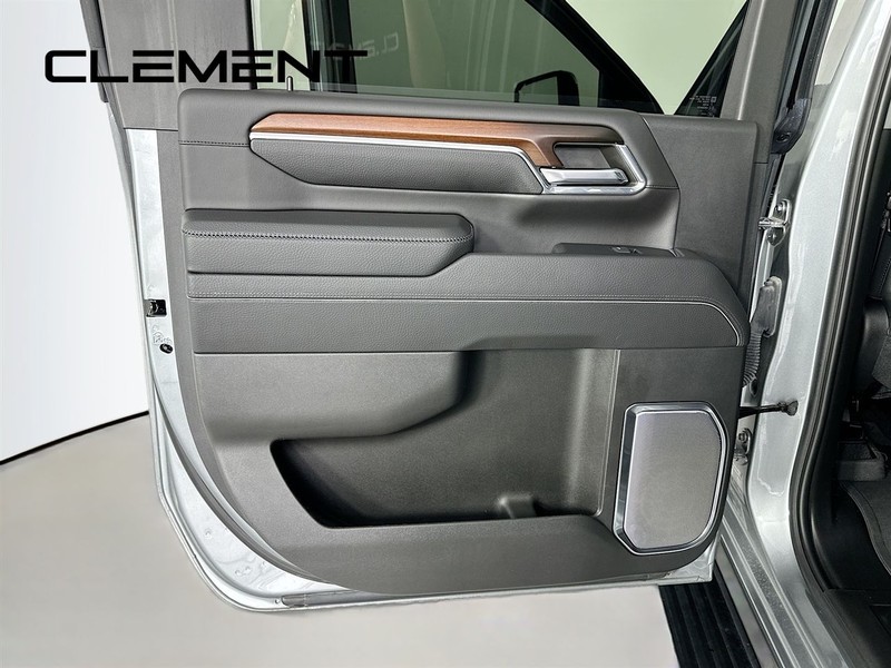 GMC Sierra 3500HD Vehicle Image 32