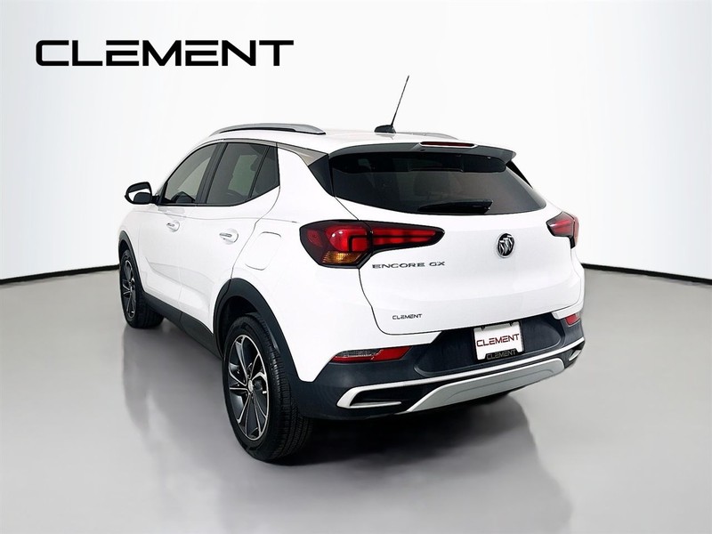 Buick Encore GX Vehicle Full-screen Gallery Image 10