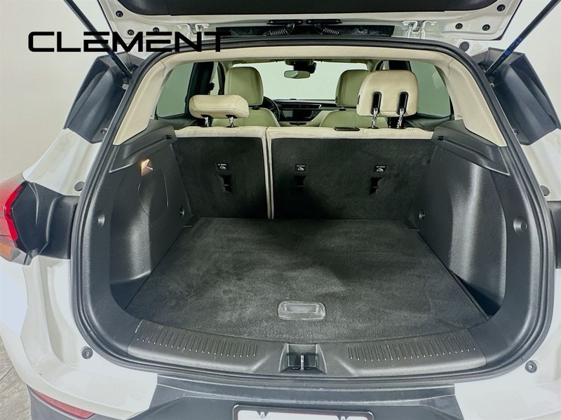 Buick Encore GX Vehicle Full-screen Gallery Image 11
