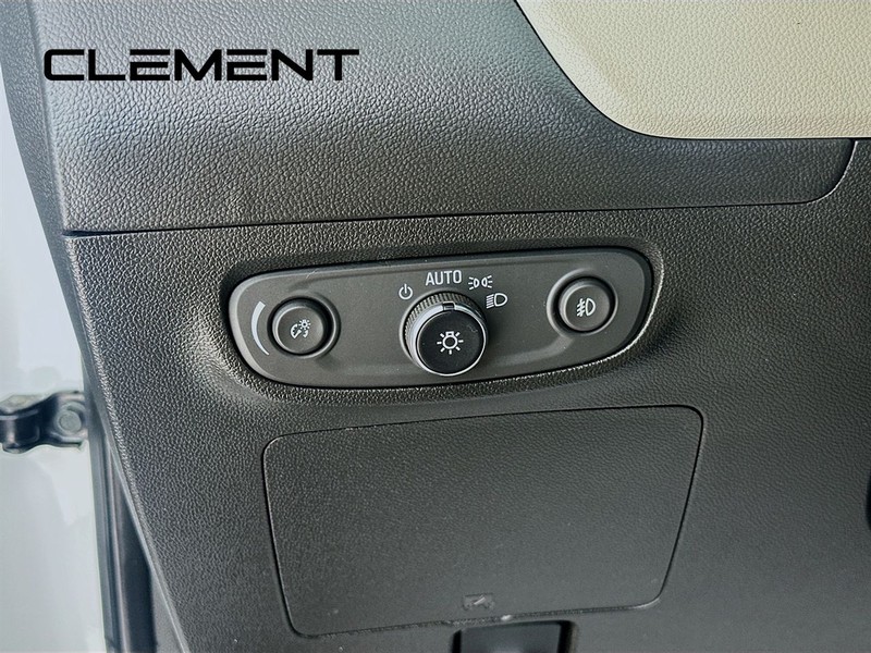 Buick Encore GX Vehicle Full-screen Gallery Image 14
