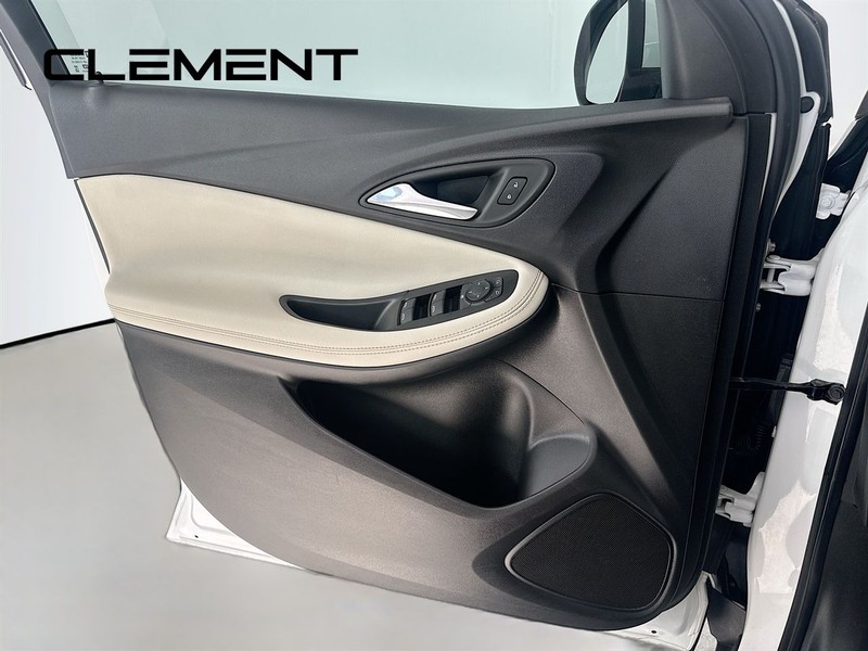 Buick Encore GX Vehicle Full-screen Gallery Image 27