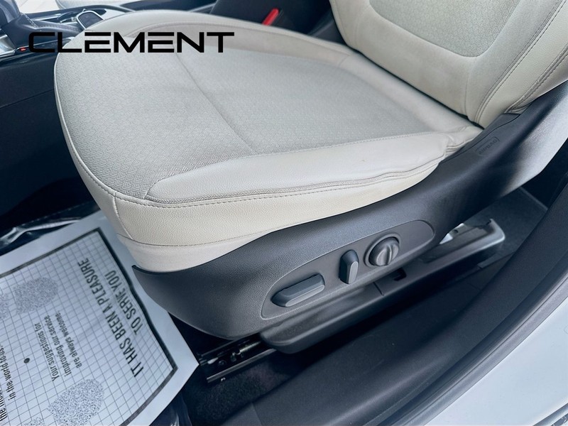 Buick Encore GX Vehicle Full-screen Gallery Image 28