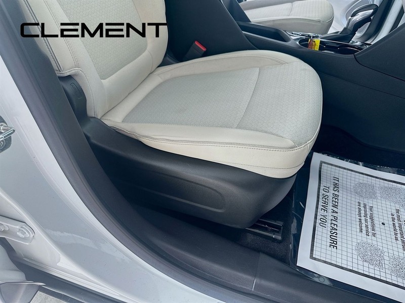 Buick Encore GX Vehicle Full-screen Gallery Image 32