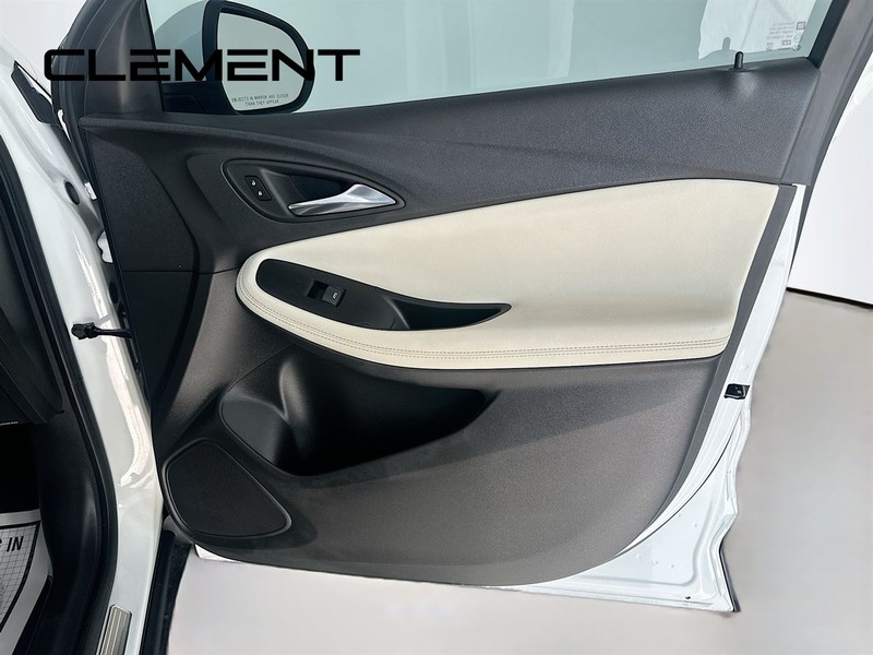 Buick Encore GX Vehicle Full-screen Gallery Image 34