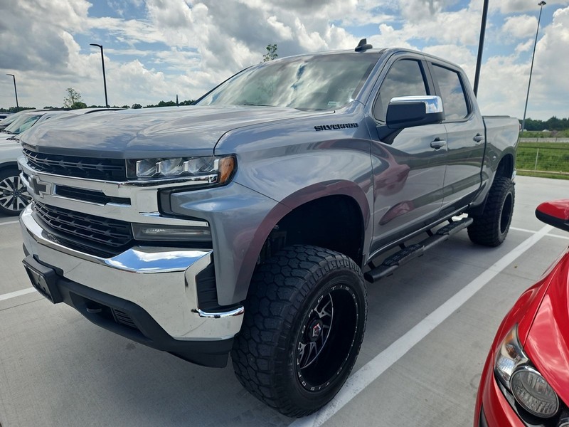 Chevrolet Silverado 1500 Vehicle Image 02