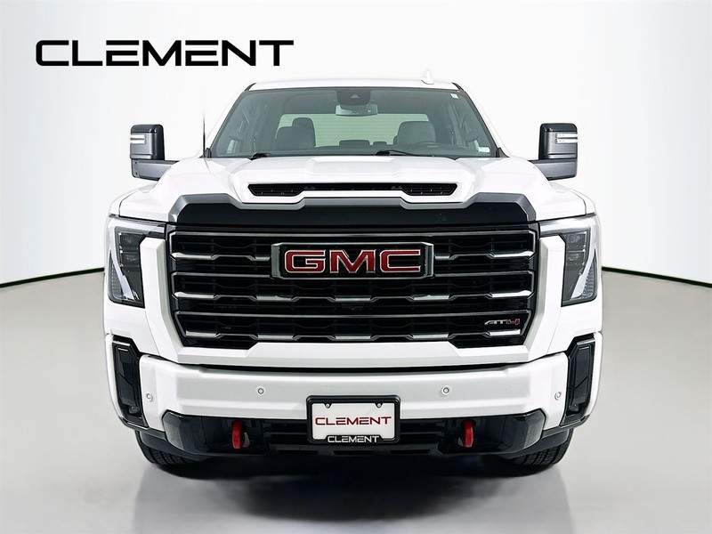 GMC Sierra 2500HD Vehicle Full-screen Gallery Image 3