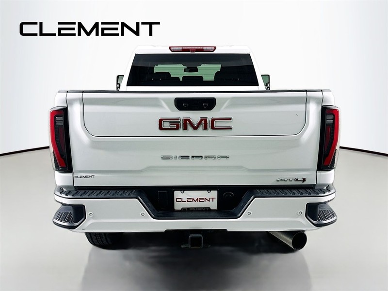 GMC Sierra 2500HD Vehicle Full-screen Gallery Image 8