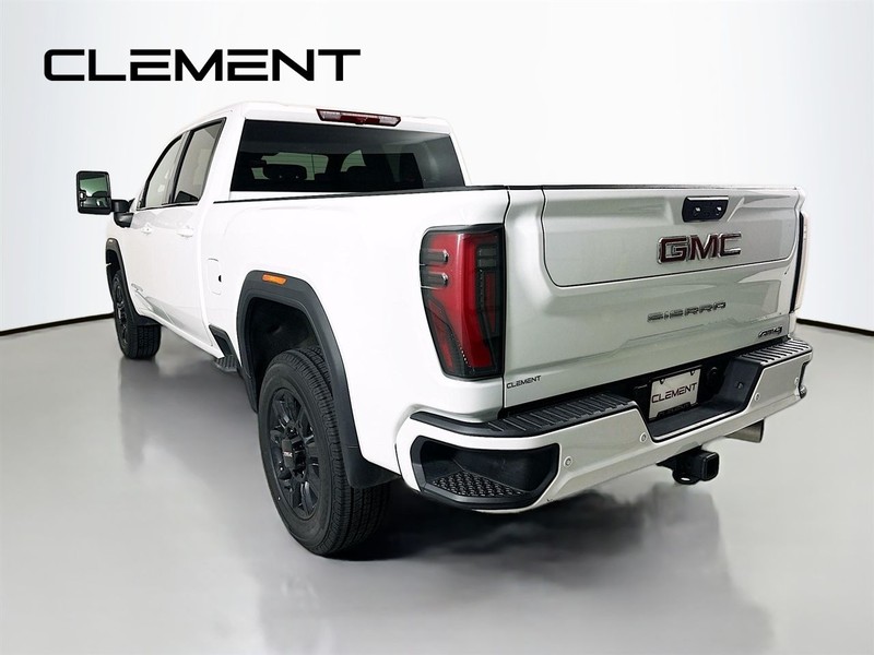 GMC Sierra 2500HD Vehicle Full-screen Gallery Image 10