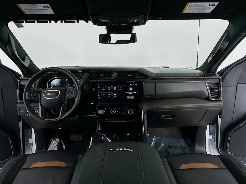 GMC Sierra 2500HD Vehicle Full-screen Gallery Image 12