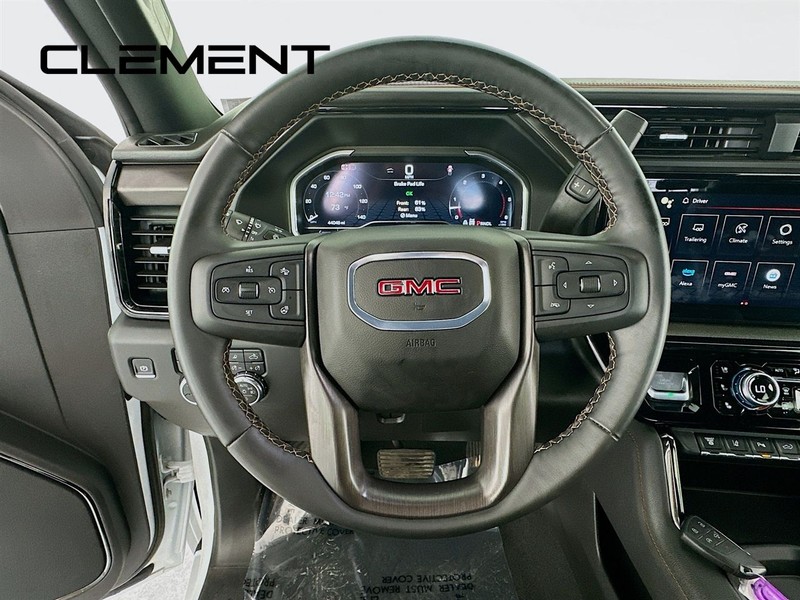 GMC Sierra 2500HD Vehicle Full-screen Gallery Image 15