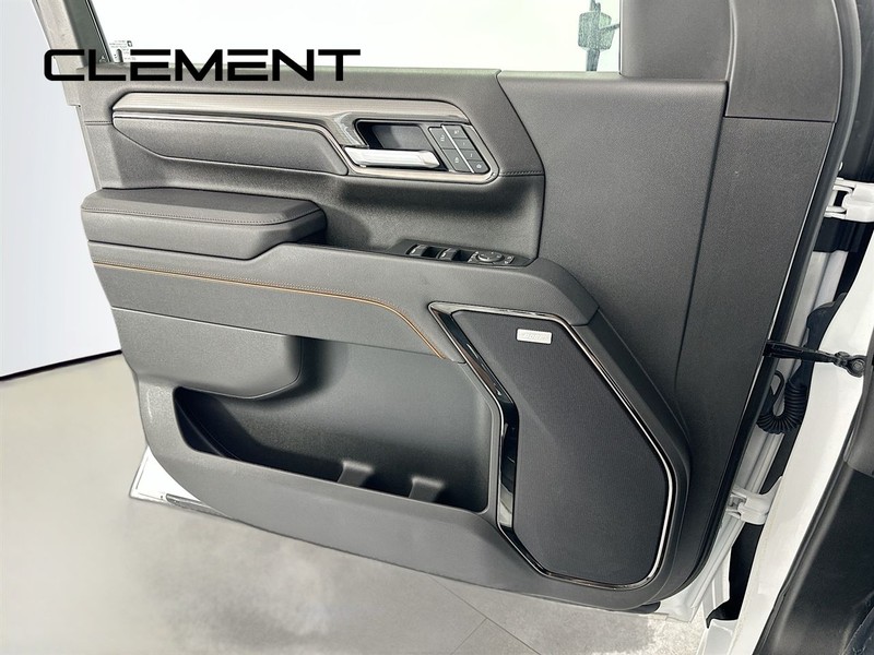 GMC Sierra 2500HD Vehicle Full-screen Gallery Image 28