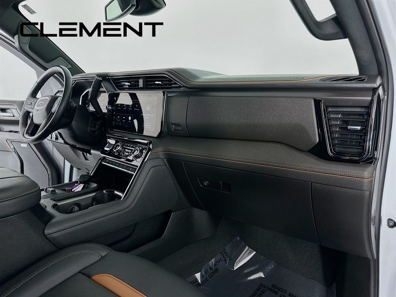 GMC Sierra 2500HD Vehicle Full-screen Gallery Image 35