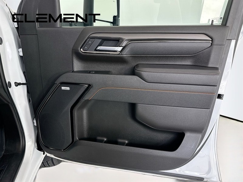 GMC Sierra 2500HD Vehicle Full-screen Gallery Image 36